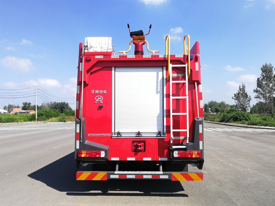 豪沃小T5G水罐消防車(chē)(6噸)圖片