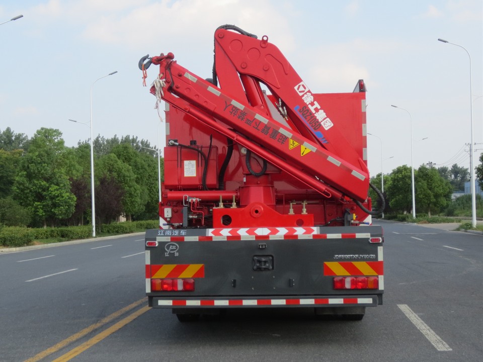 上汽紅巖搶險(xiǎn)救援消防車(chē)圖片